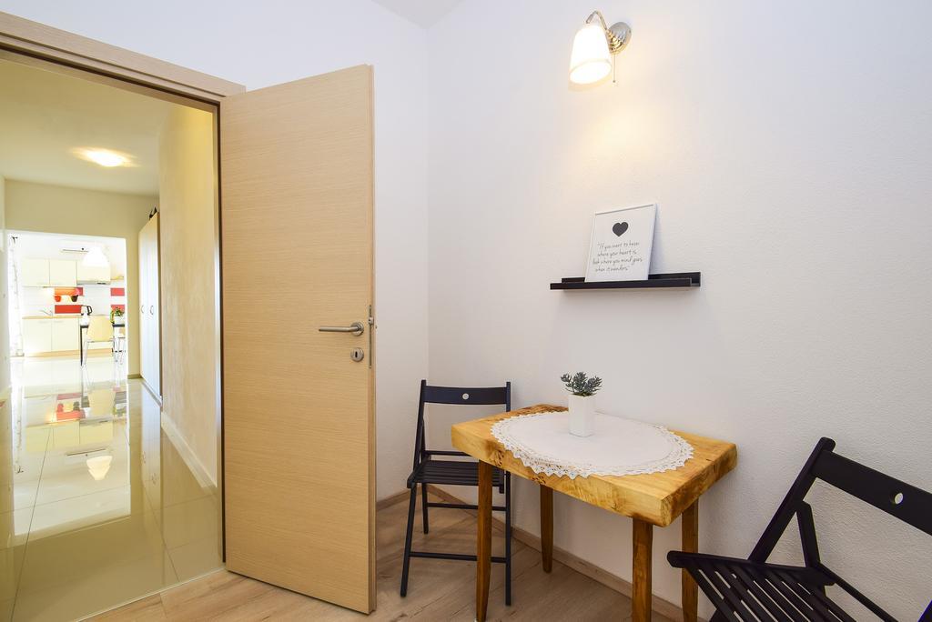 Amadrian Apartments Шибеник Экстерьер фото